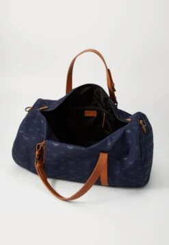 Emporio Armani HOLDALL - Weekend Bag - Iconico Blue -Total Wear Store 21a44736e53e408eb207ed719c1d8644