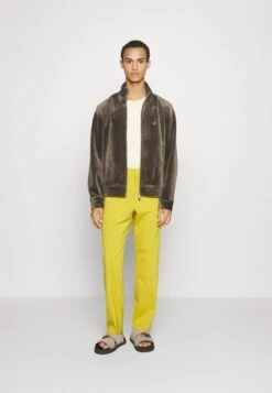 Emporio Armani Felpa - Zip-Up Sweatshirt - Oliva Scuro 9 Emporio Armani Felpa - Zip-Up Sweatshirt - Oliva Scuro -Total Wear Store 223ce7818ad944b7a7c3be2ffc7a342f