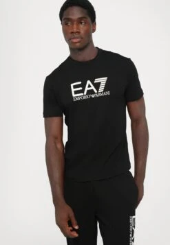 EA7 Emporio Armani TRAIN VISIBILITY TEE - Print T-shirt - Black/cream -Total Wear Store 229e67fb15dd43f3b22e9a415169b1bf