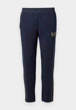 EA7 Emporio Armani LABEL PANTS - Tracksuit Bottoms - Black 17 EA7 Emporio Armani LABEL PANTS - Tracksuit Bottoms - Black -Total Wear Store 239cc95409c24abea6f25b839fc88647 1