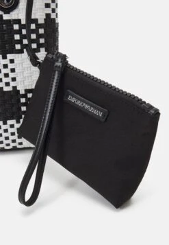 Emporio Armani Myea Woven Set - Handbag - Bianco Caldo/Nero -Total Wear Store 23b2f39ce61b4c91b6ae22205ec74180