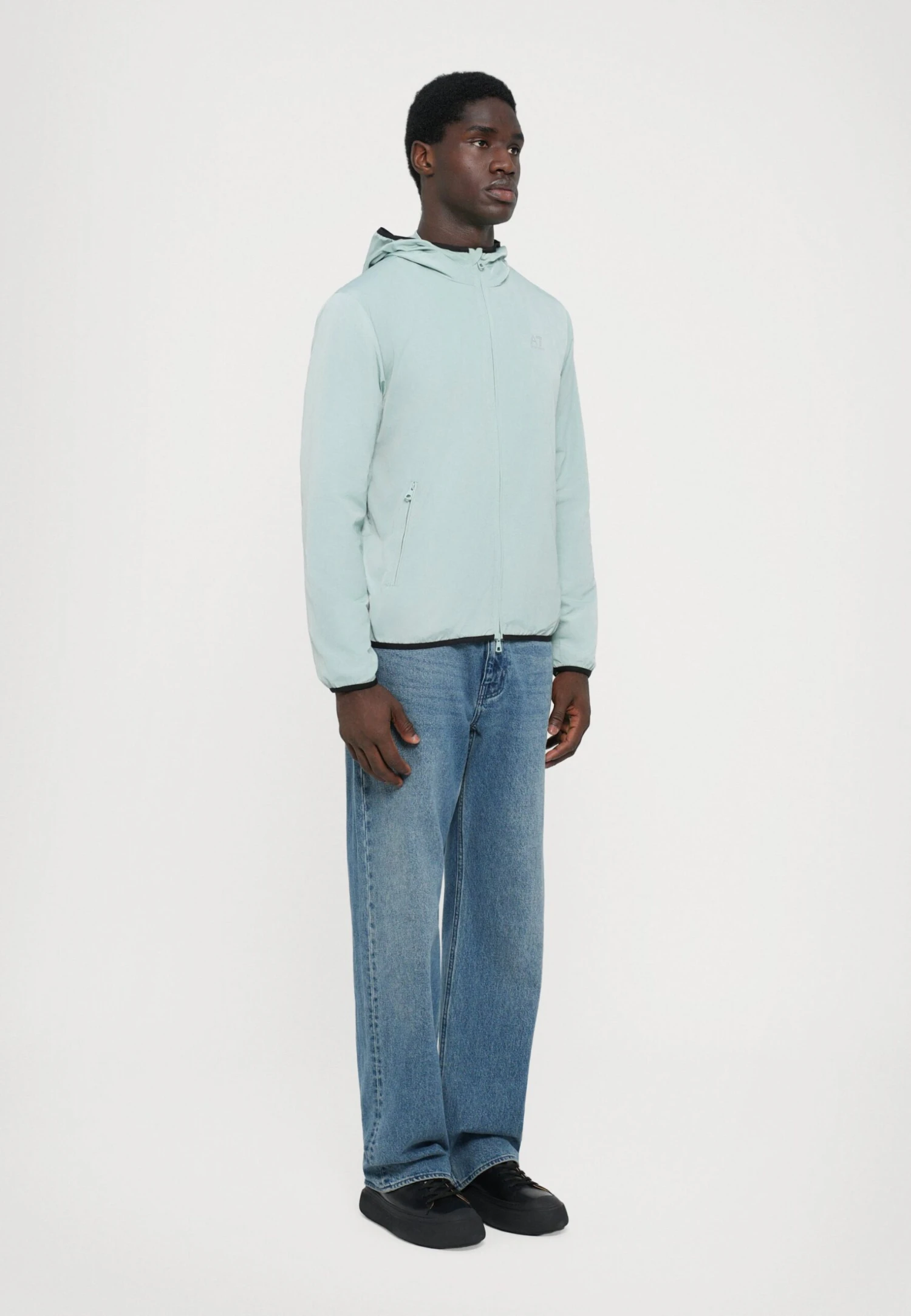 EA7 Emporio Armani TRAIN CORE JACKET - Light Jacket - Blue Surf 6 EA7 Emporio Armani TRAIN CORE JACKET - Light Jacket - Blue Surf - Image 4