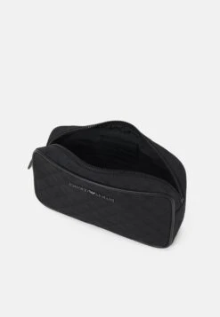 Emporio Armani Beauty Case Unisex - Travel Accessory - Black/Black 9 Emporio Armani Beauty Case Unisex - Travel Accessory - Black/Black -Total Wear Store 24ccc64977924df3aa31a3dde76f4c71