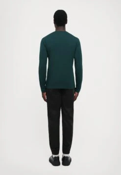 EA7 Emporio Armani TRAIN VISIBILITY TEE - Long Sleeved Top - Ponderosa Pine -Total Wear Store 24fe73bb8bad48cd8afab95b898802ed