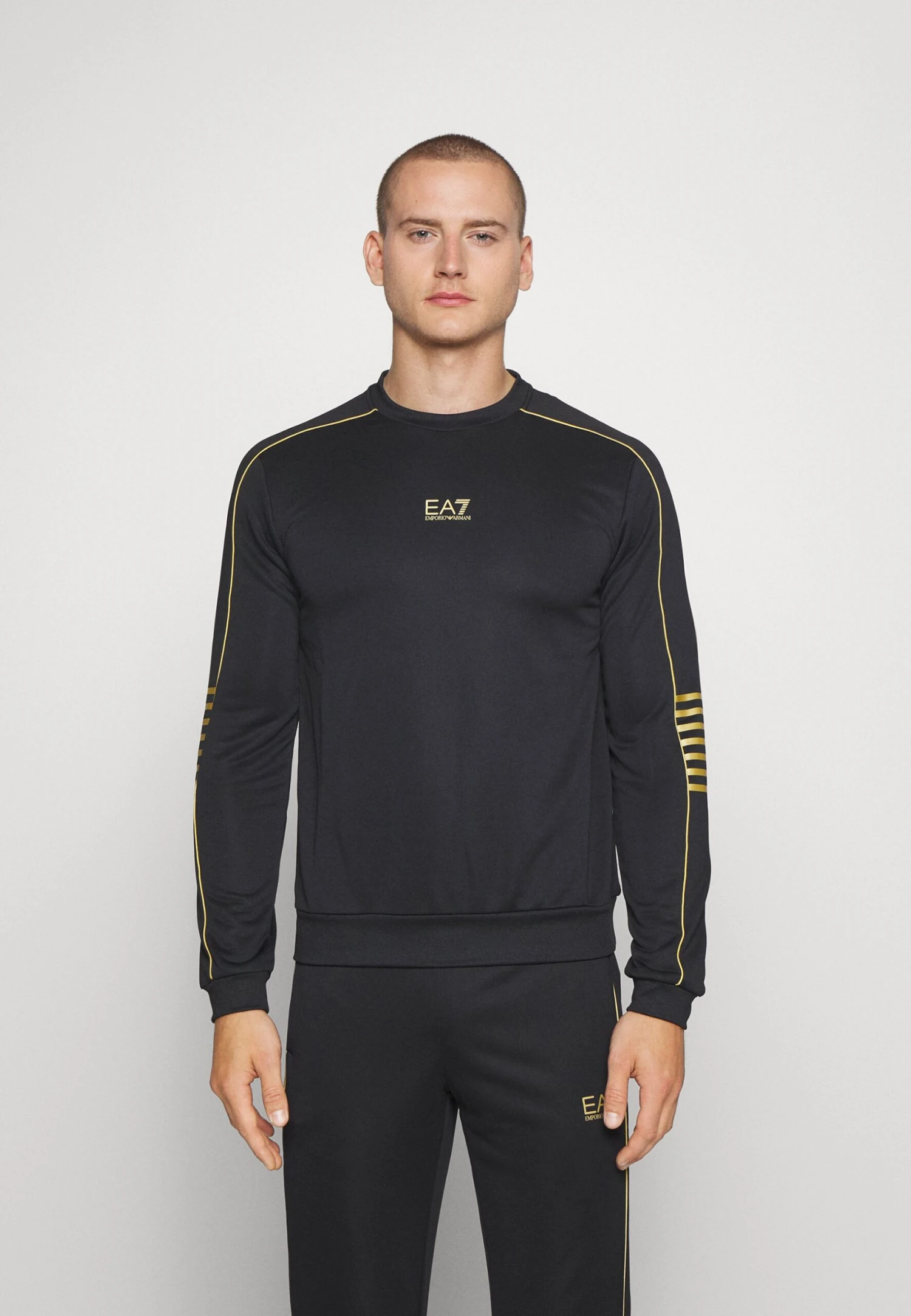 EA7 Emporio Armani Train Core - Sweatshirt - Black/Gold 3 EA7 Emporio Armani Train Core - Sweatshirt - Black/Gold