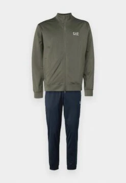 EA7 Emporio Armani TRAIN CORE SUIT - Tracksuit - Blue 21 EA7 Emporio Armani TRAIN CORE SUIT - Tracksuit - Blue -Total Wear Store 25a5aced7ced49288b5825769e4d87d8