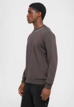 EA7 Emporio Armani TRAIN LOGO SERIES UNISEX - Sweatshirt - Chocolate Torte 12 EA7 Emporio Armani TRAIN LOGO SERIES UNISEX - Sweatshirt - Chocolate Torte -Total Wear Store 26a9657b3b8a4b63b660548799531da0