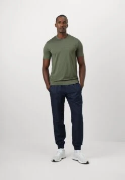 EA7 Emporio Armani TEE - Sports T-shirt - Beetle -Total Wear Store 26f9fa034d484fca85c52eceb4fa015e