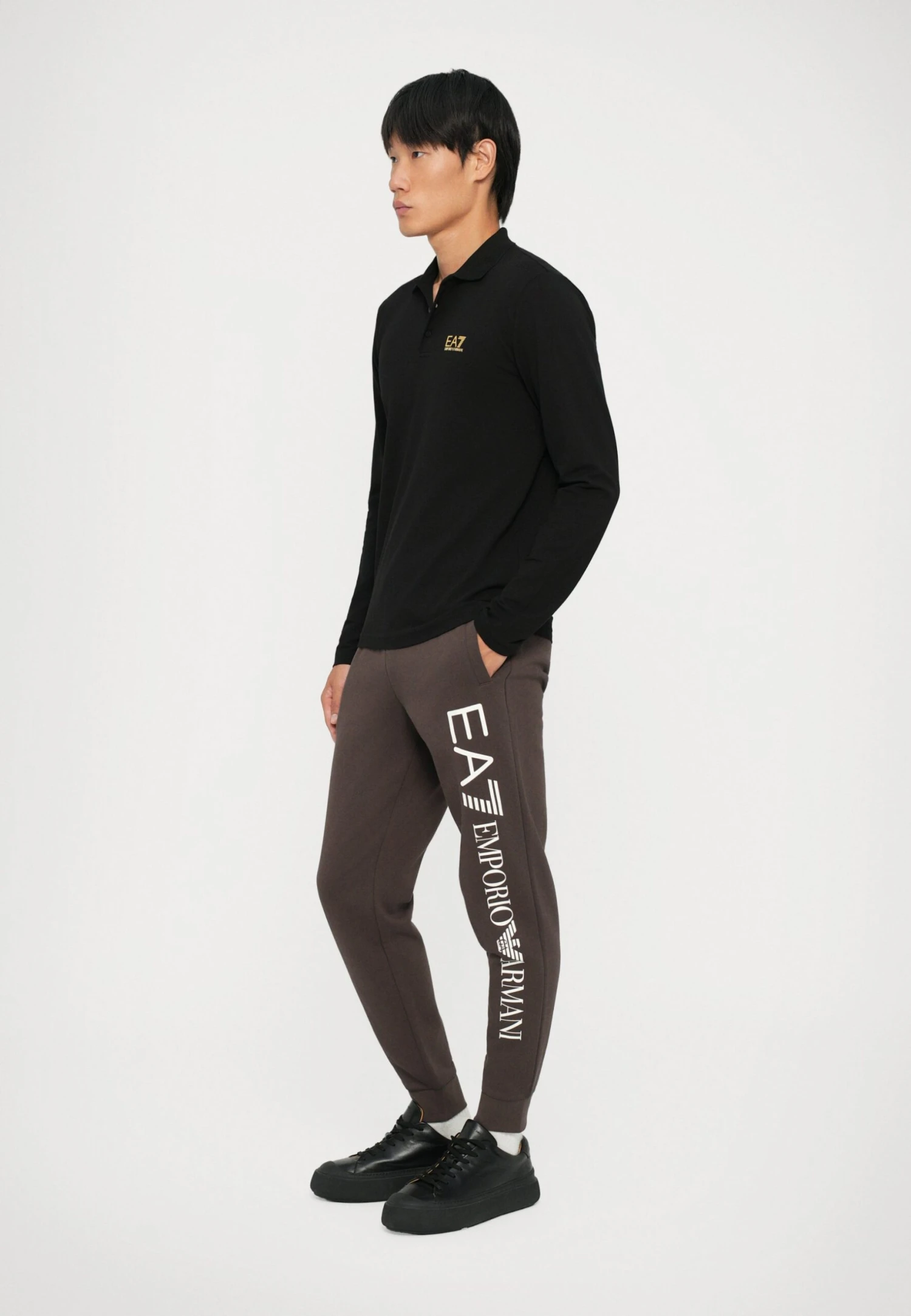 EA7 Emporio Armani TRAIN LOGO SERIES PANTS - Tracksuit Bottoms - Chocolate Brown 7 EA7 Emporio Armani TRAIN LOGO SERIES PANTS - Tracksuit Bottoms - Chocolate Brown - Image 5