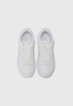EA7 Emporio Armani CARTER UNISEX - Trainers - Triple White/silver-coloured -Total Wear Store 2c57158ba4e44331aefe519652e7e6f2
