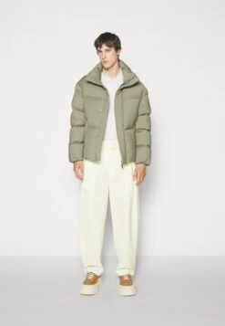 Emporio Armani Down Jacket - Verde Militare -Total Wear Store 2ce5aef884bf458087640190eb099128