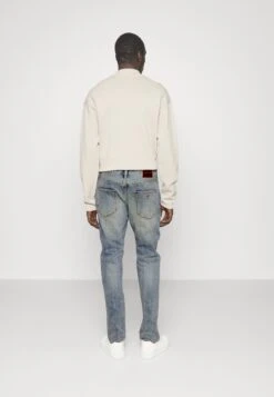 Emporio Armani Straight Leg Jeans - Denim Blu -Total Wear Store 2d22c549b2754bd8b799c728519891de