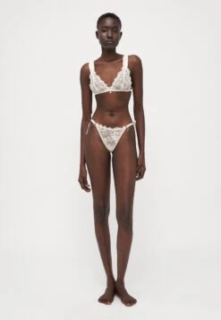 Emporio Armani TRIANGLE THONG - Thong - Ivory -Total Wear Store 2ed78d34bc2141a29df82dd9ddc80079