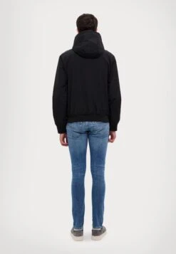 EA7 Emporio Armani GIUBBOTTO - Light Jacket - Black -Total Wear Store 2f769840167b4c0982146d307588251a