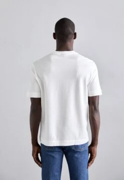 Emporio Armani Basic T-shirt - Fancy White -Total Wear Store 2fe1be965b2a431a9b436dc689252476