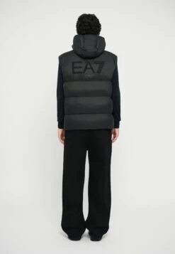 EA7 Emporio Armani MOUNTAIN POLAR VEST - Waistcoat - Black -Total Wear Store 30c65894571c45ba9551568097a01dd9