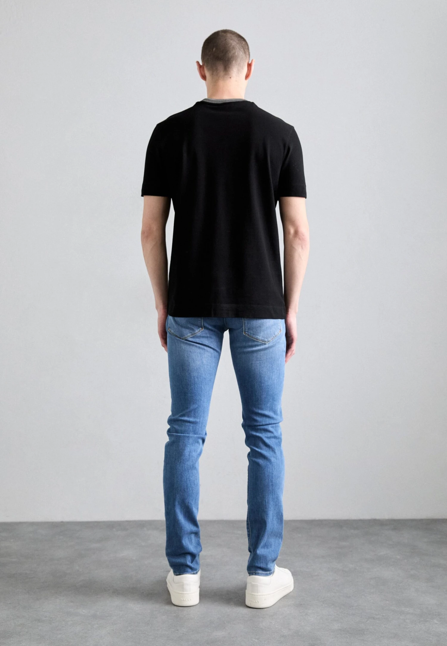 Emporio Armani 5 POCKETS PANT - Slim Fit Jeans - Light Blue Denim 0943 5 Emporio Armani 5 POCKETS PANT - Slim Fit Jeans - Light Blue Denim 0943 - Image 3