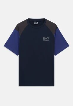 EA7 Emporio Armani TRAIN ATHLETIC COLOUR BLOCK TEE - Print T-shirt - Blue 14 EA7 Emporio Armani TRAIN ATHLETIC COLOUR BLOCK TEE - Print T-shirt - Blue -Total Wear Store 31cd335a144c4d2c85448678f0f82601