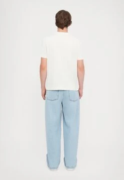 EA7 Emporio Armani TRAIN VISIBILITY TEE - Print T-shirt - Cream/black -Total Wear Store 32c0fbcae74444a48c59b4eba6616cb1