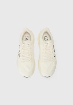 EA7 Emporio Armani WAVE CRACKING UNISEX - Trainers - White Alyssum/black -Total Wear Store 332094de7f5e47c8a70f2bab3d697cb7