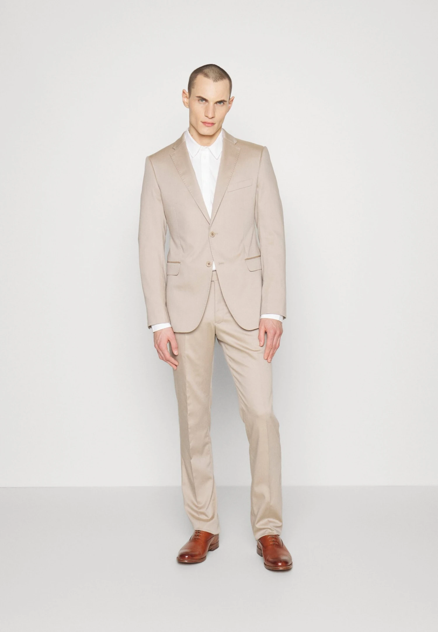 Emporio Armani Suit Set - Suit - Beige 3 Emporio Armani Suit Set - Suit - Beige