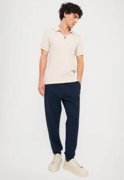 EA7 Emporio Armani TRAIN LABEL - Polo Shirt - Rainy Day -Total Wear Store 341bec15fdca4515bcda089e49645bd7