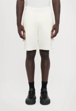 EA7 Emporio Armani TRAIN CORE - Sports Shorts - Vanilla Ice