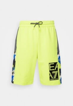 EA7 Emporio Armani Bermuda - Shorts - Green -Total Wear Store 37fd1a8e59654f878be30e9d09acab97