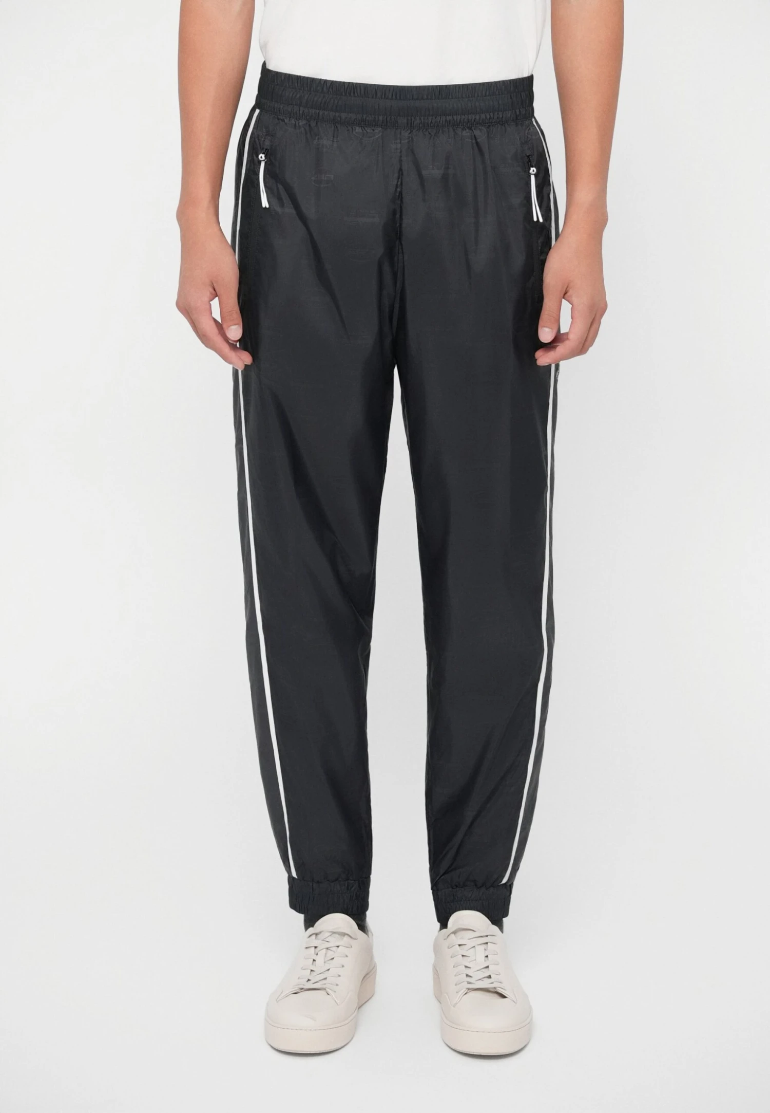EA7 Emporio Armani TRAIN GRAPHIC SERIES PANTS MONOGRAM - Tracksuit Bottoms - Black Fancy 3 EA7 Emporio Armani TRAIN GRAPHIC SERIES PANTS MONOGRAM - Tracksuit Bottoms - Black Fancy