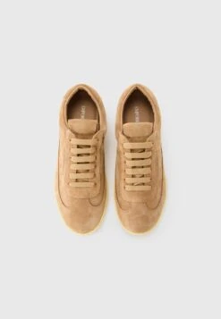 Emporio Armani Trainers - Caramello -Total Wear Store 39f55c9f11e34b299afa8ceb989d26de
