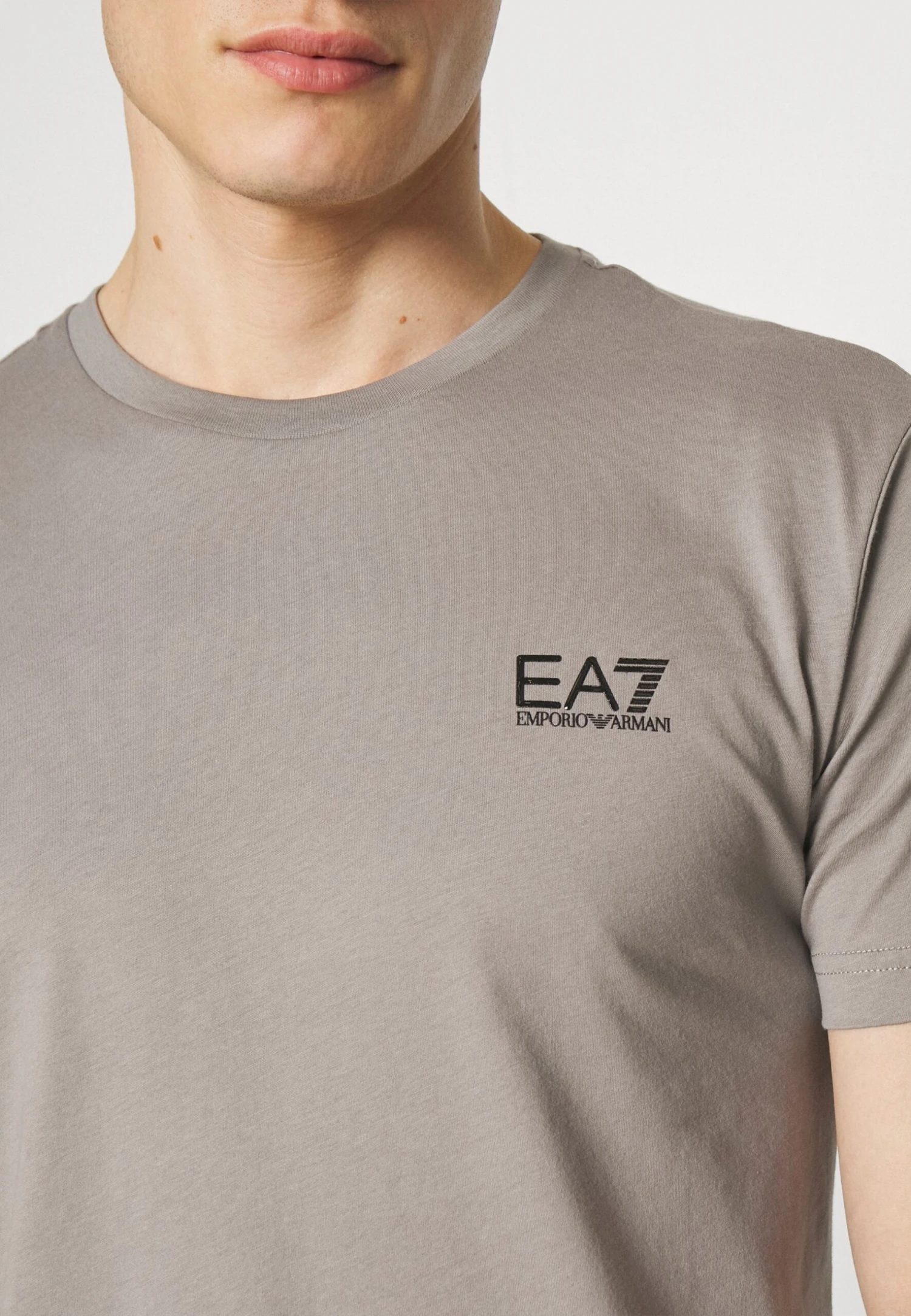 EA7 Emporio Armani Print T-Shirt - Grigio Chiaro 8 EA7 Emporio Armani Print T-Shirt - Grigio Chiaro - Image 6