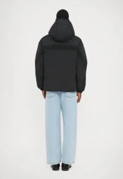 EA7 Emporio Armani MOUNTAIN HOODED JACKET LOGO - Winter Jacket - Black -Total Wear Store 3c61dab3037f4056aece6b1c99a338c5