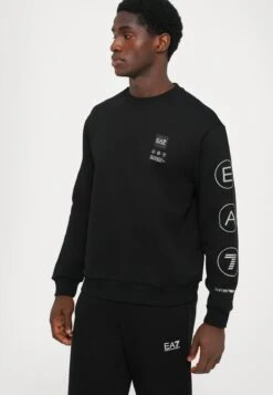 EA7 Emporio Armani TRAIN LOGO UNISEX - Sweatshirt - Black/silver-coloured -Total Wear Store 3d3a6c4917384559a86e4f486835df68