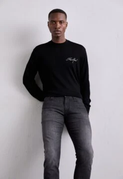 Emporio Armani 5 POCKETS PANT - Straight Leg Jeans - Medium Grey Denim -Total Wear Store 3e472bda4d8a46ddb990ec6fb1315f03