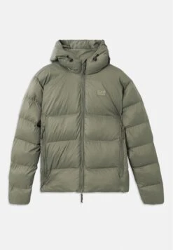 EA7 Emporio Armani MOUNTAIN POLAR LOGO FREE STYLE - Winter Jacket - Black -Total Wear Store 3f7dcf057d0847ca86eaeb8387f753e2 2