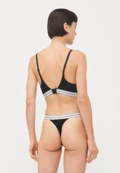 Emporio Armani THONG 2 PACK - Thong - Black 11 Emporio Armani THONG 2 PACK - Thong - Black -Total Wear Store 3fad9131484d4795b021947403fa1f2b