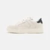 Emporio Armani Trainers - Offwhite/Blue