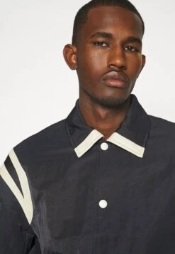 Emporio Armani Bomber Jacket - Blu Navy -Total Wear Store 42562f698e2a442fbadd28666b4308a4