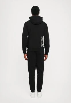 EA7 Emporio Armani TRAIN VISIBILITY SET - Tracksuit - Black 10 EA7 Emporio Armani TRAIN VISIBILITY SET - Tracksuit - Black -Total Wear Store 4257d4f588d34ed8a28b512aaab14c31