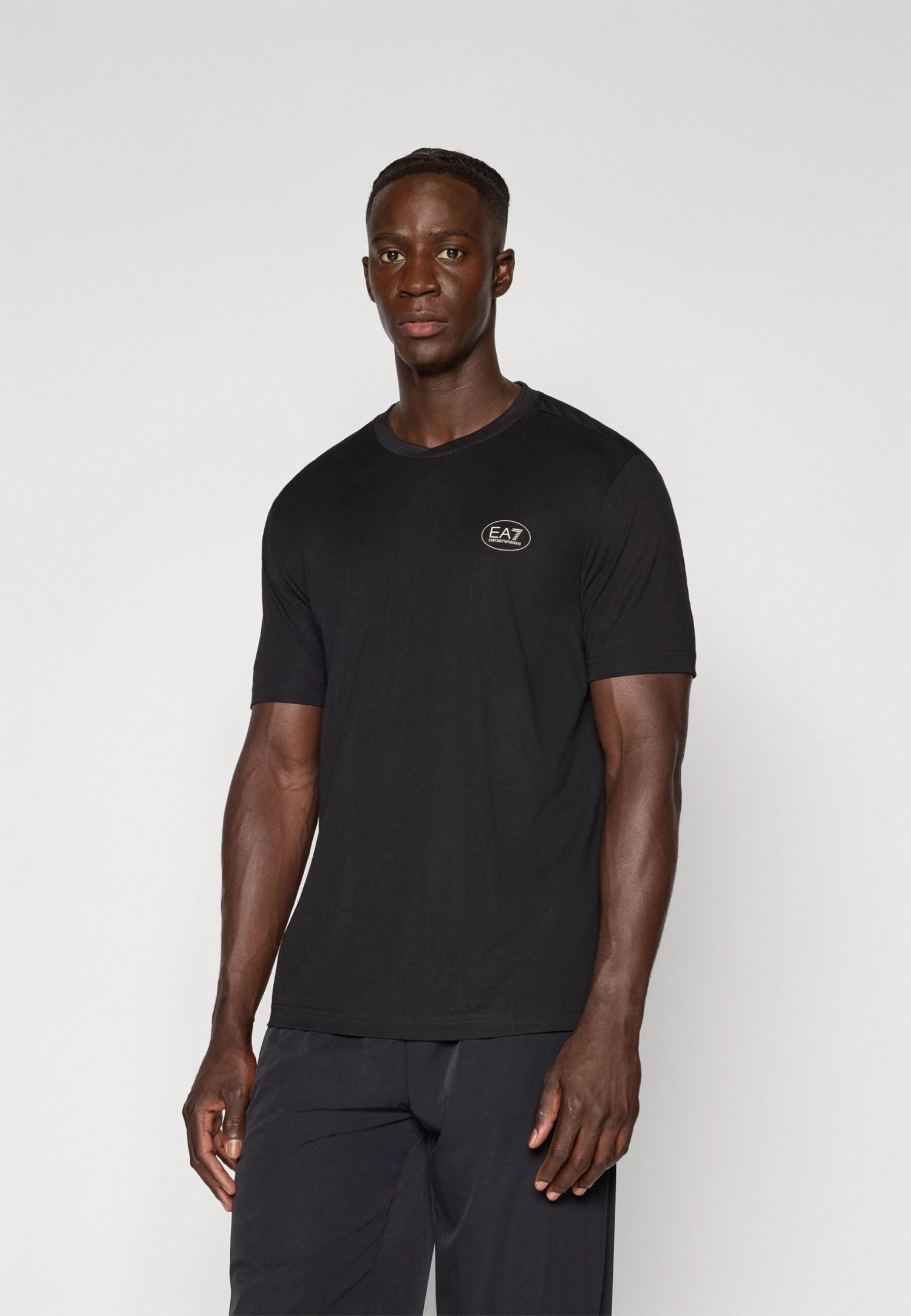 EA7 Emporio Armani TENNIS CLUB TEE - Basic T-shirt - Black 3 EA7 Emporio Armani TENNIS CLUB TEE - Basic T-shirt - Black