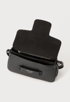 Emporio Armani SHOULDER BAG - Cross Body Bag - Nero -Total Wear Store 451dff297f754ff384112ec11252c6d8
