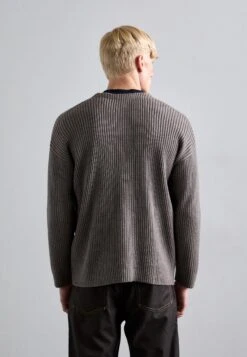 Emporio Armani CARDIGAN - Cardigan - Walnut Melange -Total Wear Store 4631d439a4eb40d7afdfc66cc9c1b570