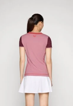 EA7 Emporio Armani TENNIS PRO FREESTYLE TEE - Sports T-shirt - Dusky Orchid/bordeaux -Total Wear Store 46471bdcfe994d72a7ec35f10e3d1a10