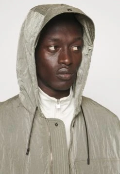 Emporio Armani Parka - Greige -Total Wear Store 46d228e6341841e18c35577fcc123b5e