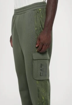 EA7 Emporio Armani TRAIN LOGO PANT - Tracksuit Bottoms - Beetle -Total Wear Store 482df5c9f39e41d387037960765991d0