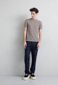 Emporio Armani Basic T-Shirt - Grigia -Total Wear Store 486717ddce5e48a1b04b2ffc4a4ed249