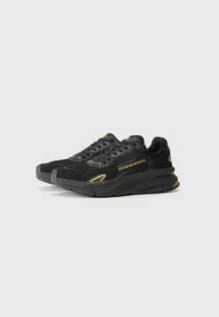 EA7 Emporio Armani CRUSHER SONIC UNISEX - Trainers - Triple Black/gold-coloured -Total Wear Store 48bd765dadca449992b1902a41754c72