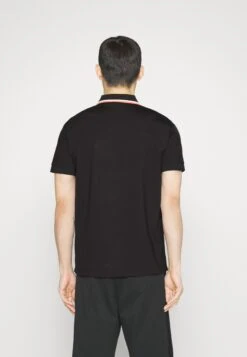 EA7 Emporio Armani Polo Shirt - Schwarz 10 EA7 Emporio Armani Polo Shirt - Schwarz -Total Wear Store 4a9cfd4d7a0441b1aaa33663f1c5964a