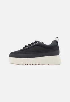 Emporio Armani SHOES - Trainers - Off-white -Total Wear Store 4c26c9be0d1d400582205880892bcce4