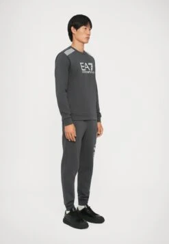 EA7 Emporio Armani TRAIN LINES - Sweatshirt - Asphalt -Total Wear Store 4c3c350871d545b496647ac860896a9d